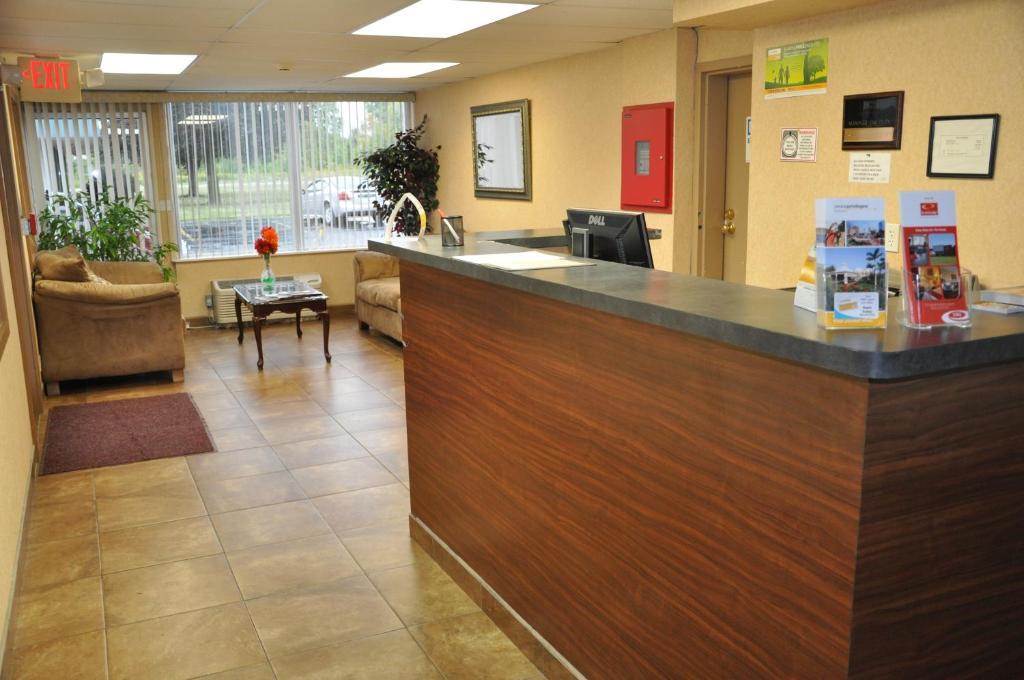 Airport Inn Flint Kültér fotó